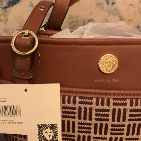 NWT AK Logo Pocket Tote - Picture 2 of 4